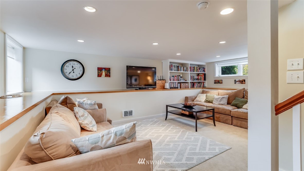 6400 East Green Lake Way North Seattle, WA 98103 - Photo 25 of 31 Gallery Image 25