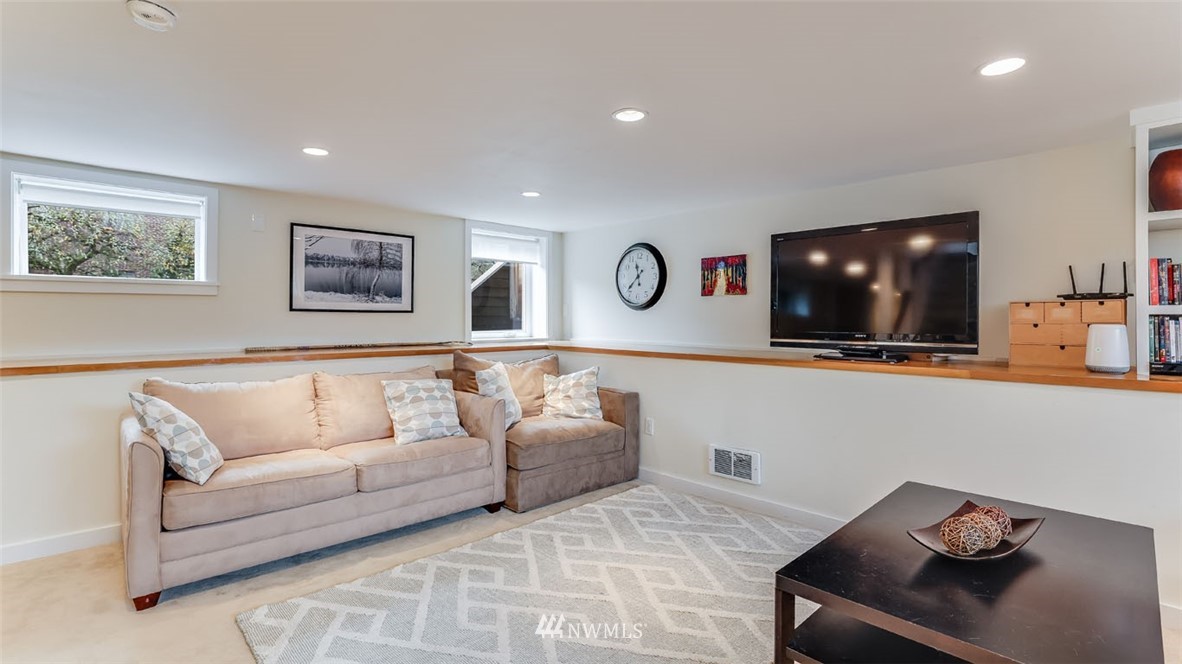 6400 East Green Lake Way North Seattle, WA 98103 - Photo 27 of 31 Gallery Image 27