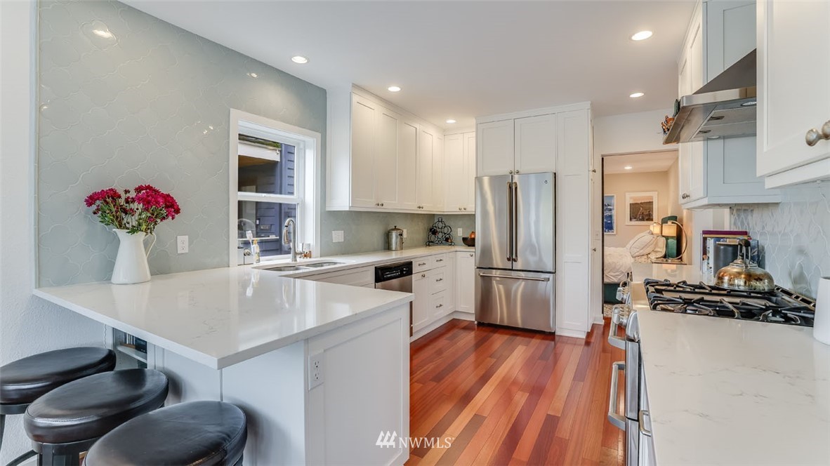 6400 East Green Lake Way North Seattle, WA 98103 - Photo 9 of 31 Gallery Image 9