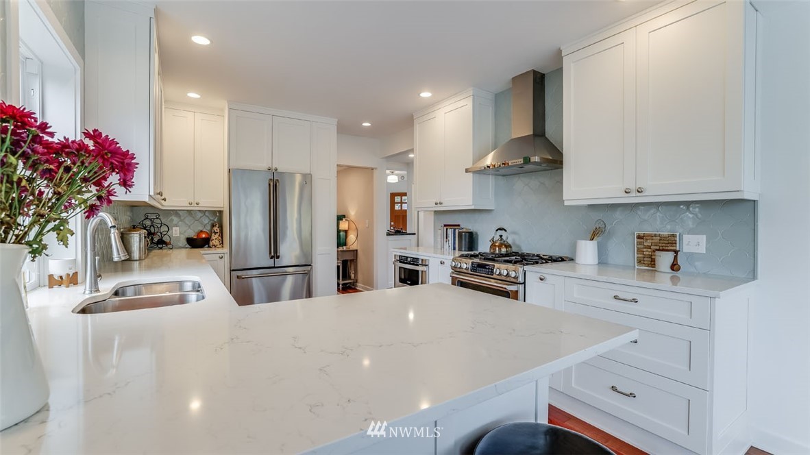 6400 East Green Lake Way North Seattle, WA 98103 - Photo 10 of 31 Gallery Image 10