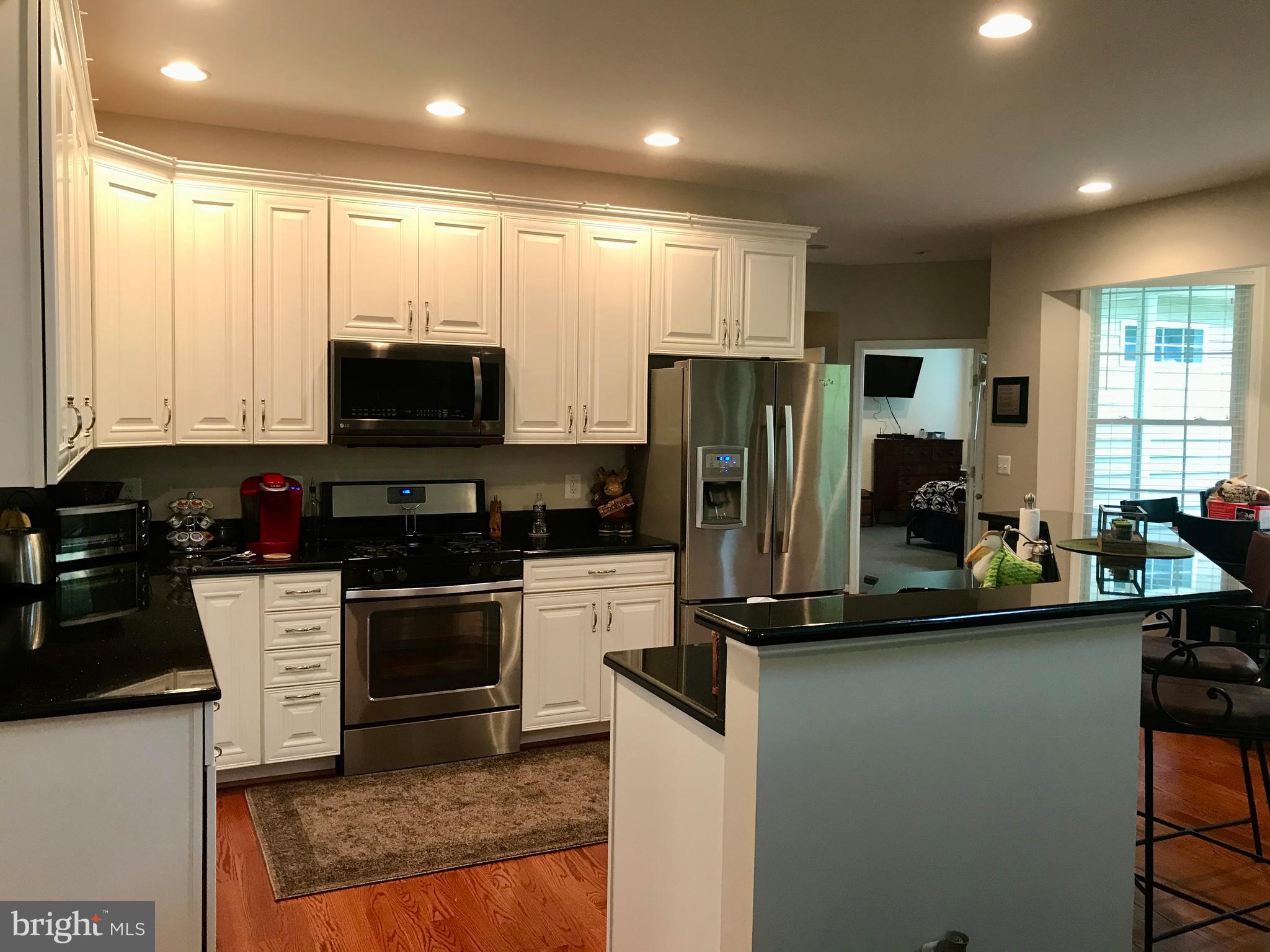 7167 Dudie Road Marshall, VA 20115 - Photo 25 of 93 Gourmet Kitchen, eat-at Island & Breakfast Nook.