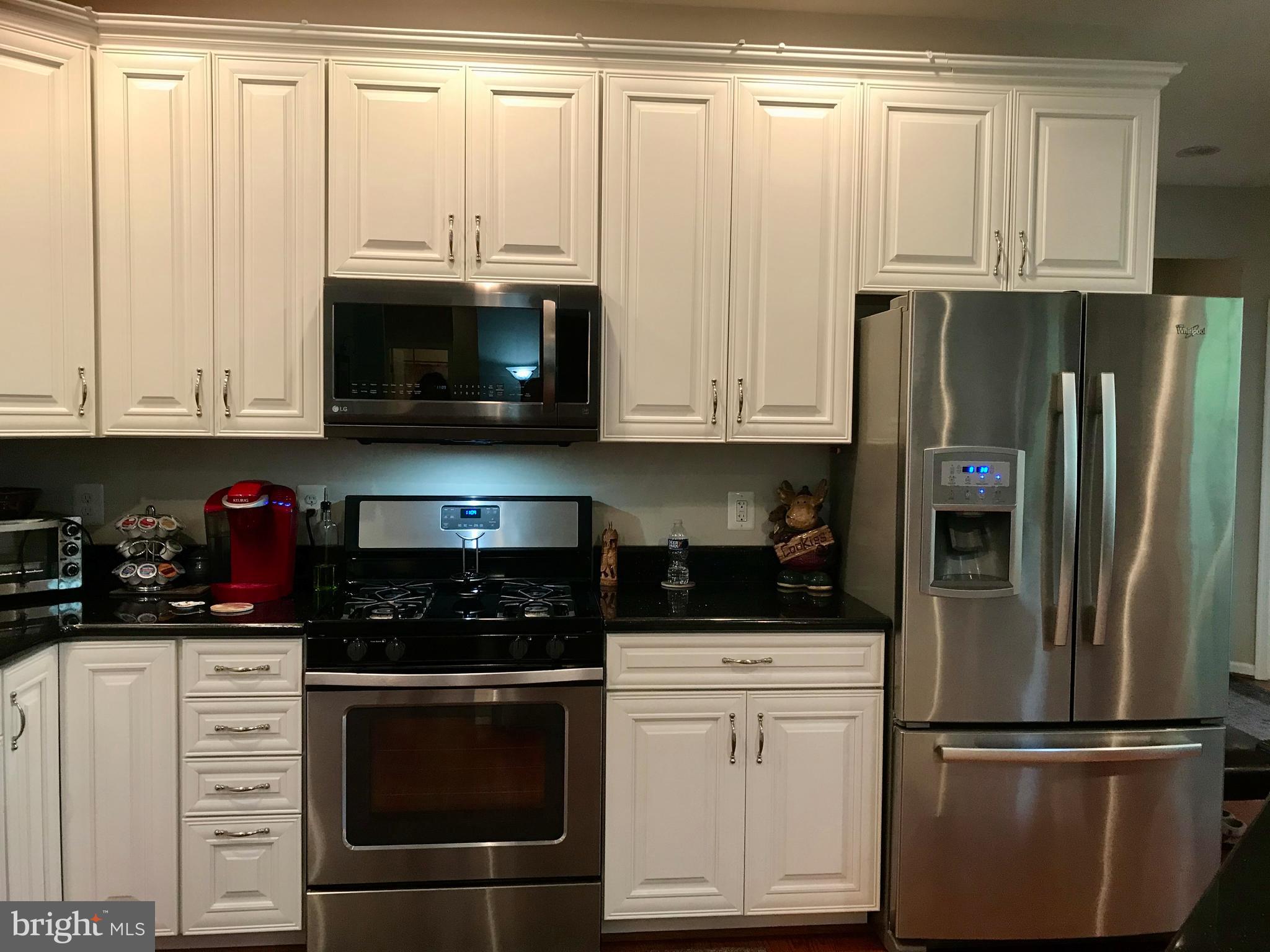 7167 Dudie Road Marshall, VA 20115 - Photo 28 of 93 Gourmet Kitchen with tall 42" Cabinets.