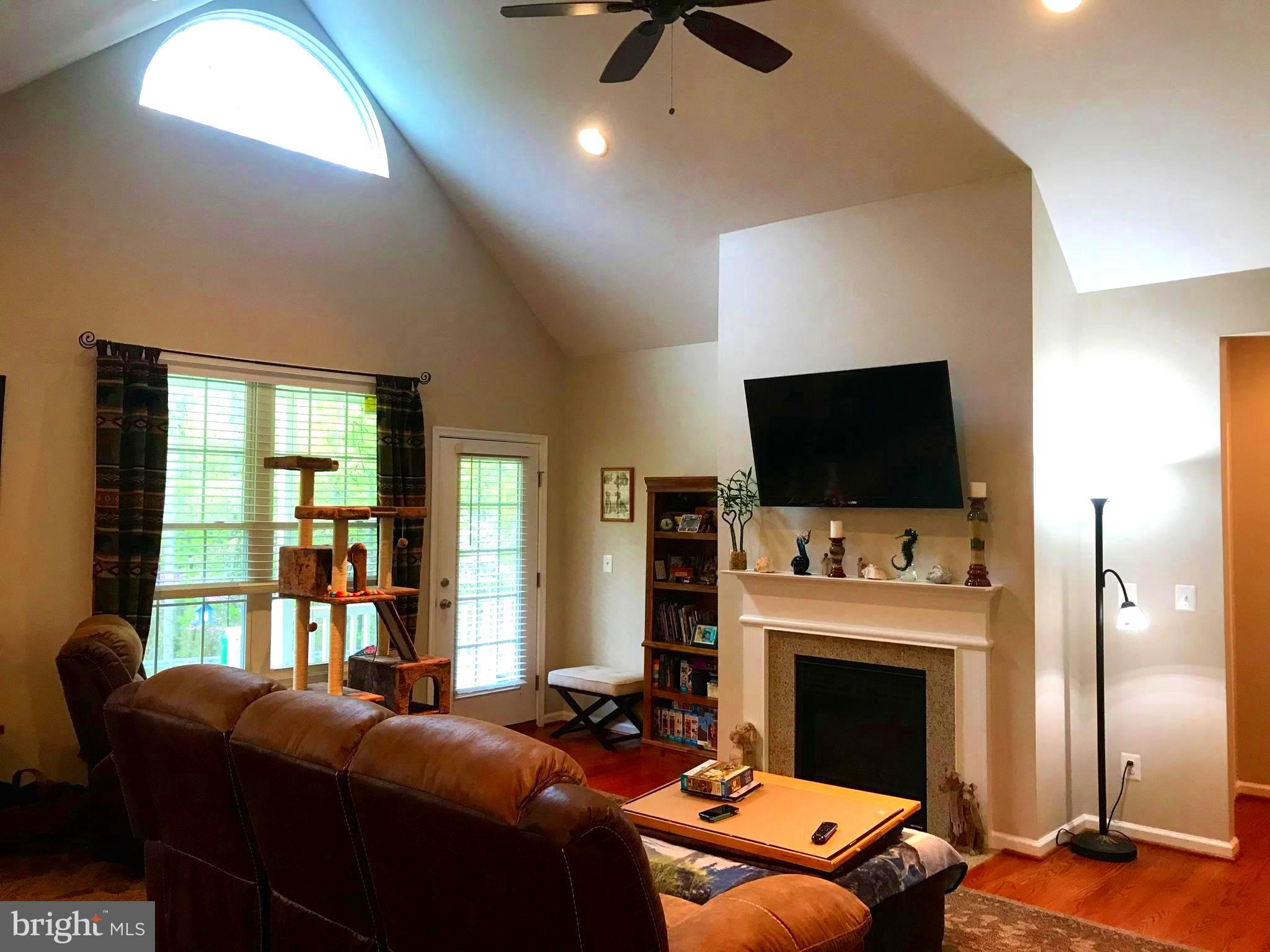 7167 Dudie Road Marshall, VA 20115 - Photo 4 of 93 Living Room/Family Room with Cathedral Ceiling.