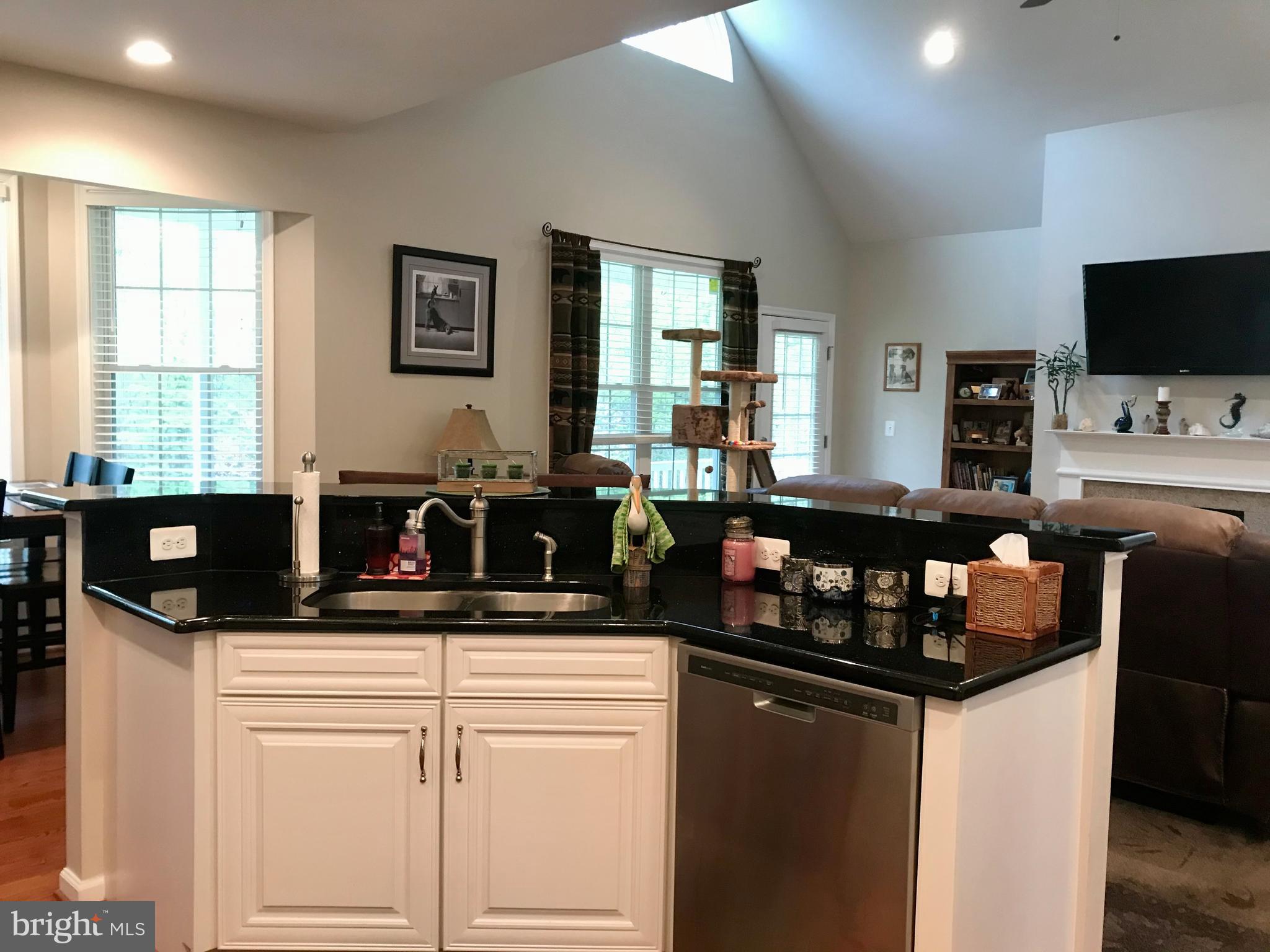 7167 Dudie Road Marshall, VA 20115 - Photo 32 of 93 Kitchen open to Family Room and Breakfast Nook.