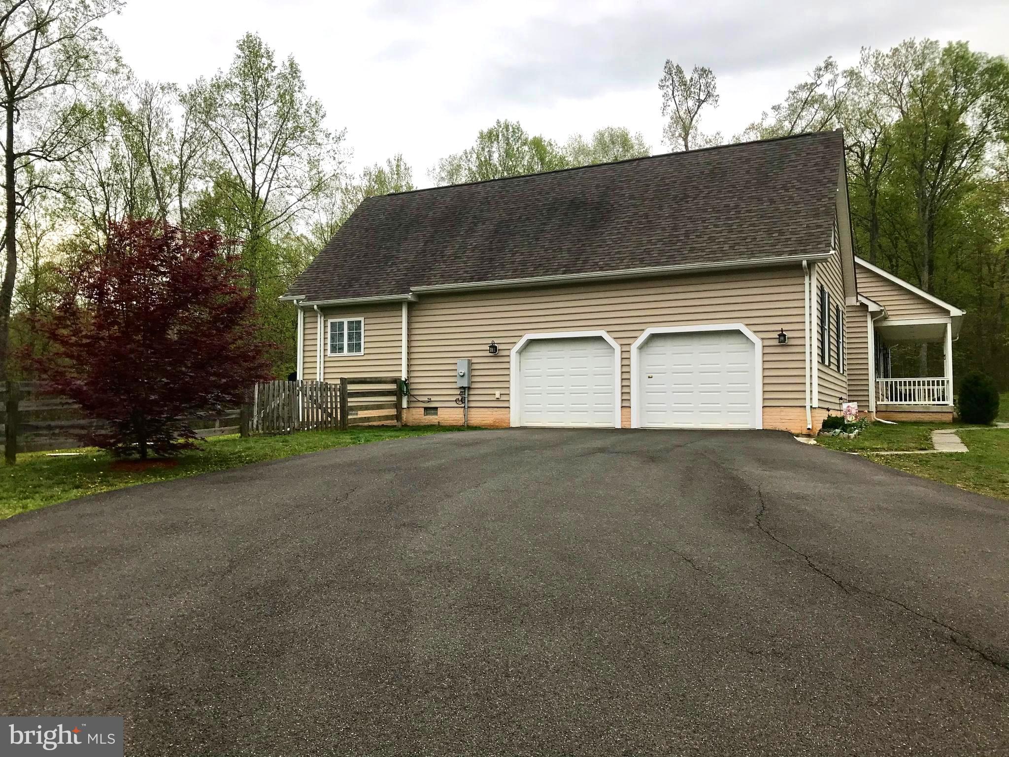 7167 Dudie Road Marshall, VA 20115 - Photo 10 of 93 Driveway to 2 Car, oversized Garage.