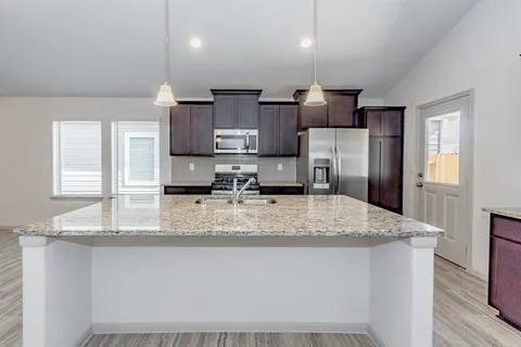$299,888 | 6447 Escondido Drive, Rosharon, TX 77583