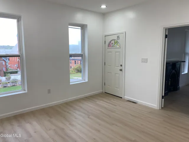 $1,500 | 13 Kimball Street, Amsterdam, NY 12010