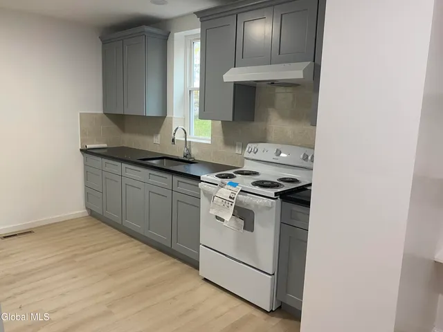 $1,500 | 13 Kimball Street, Amsterdam, NY 12010