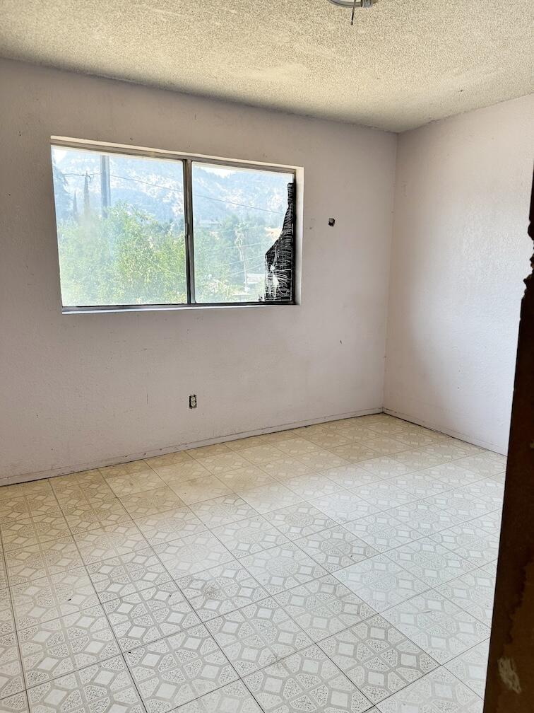 14843 Ravine Road Redding, CA 96003 - Photo 9 of 11 Bedroom 3