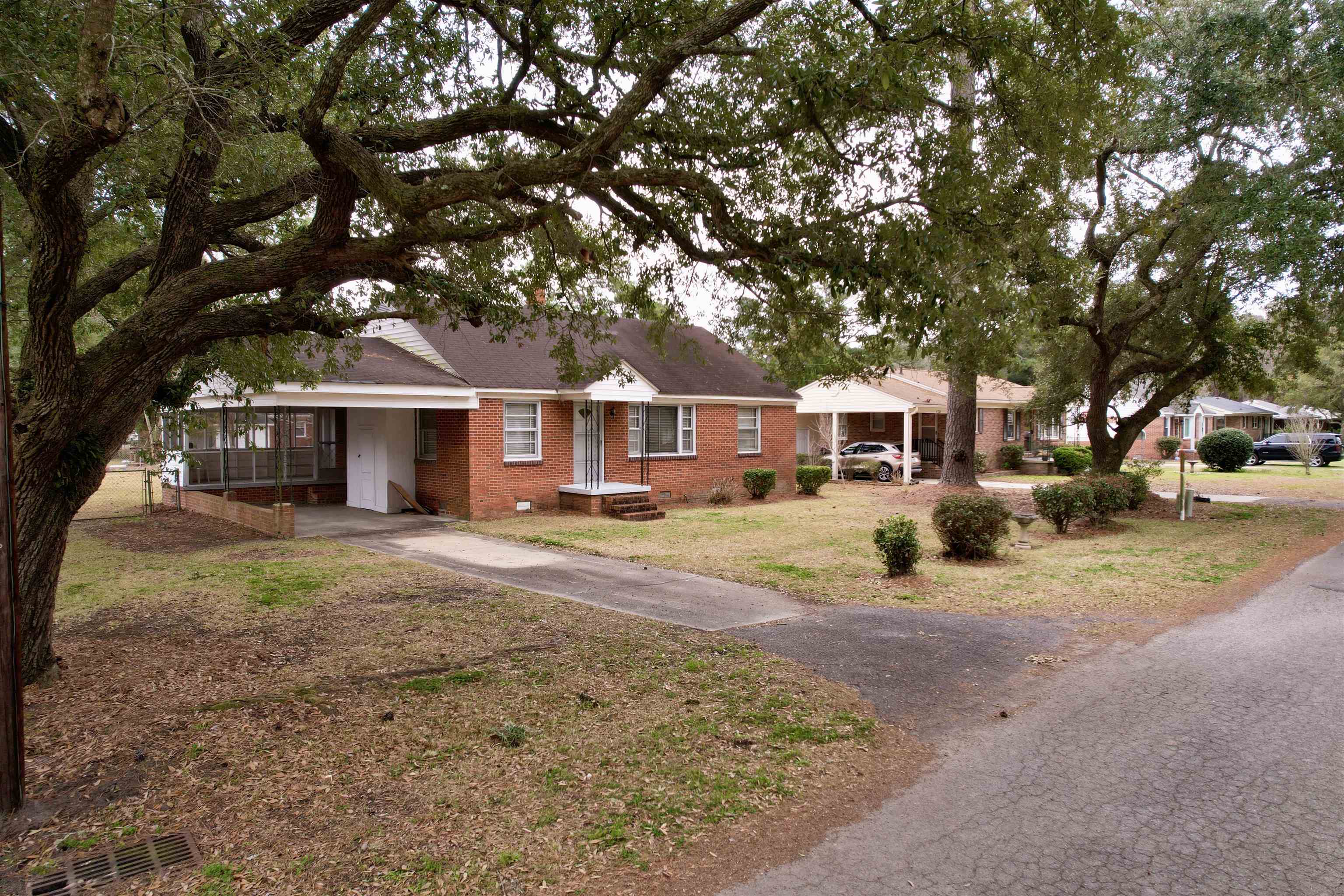 1738 Jasper Street Georgetown, SC 29440 - Photo 2 of 25
