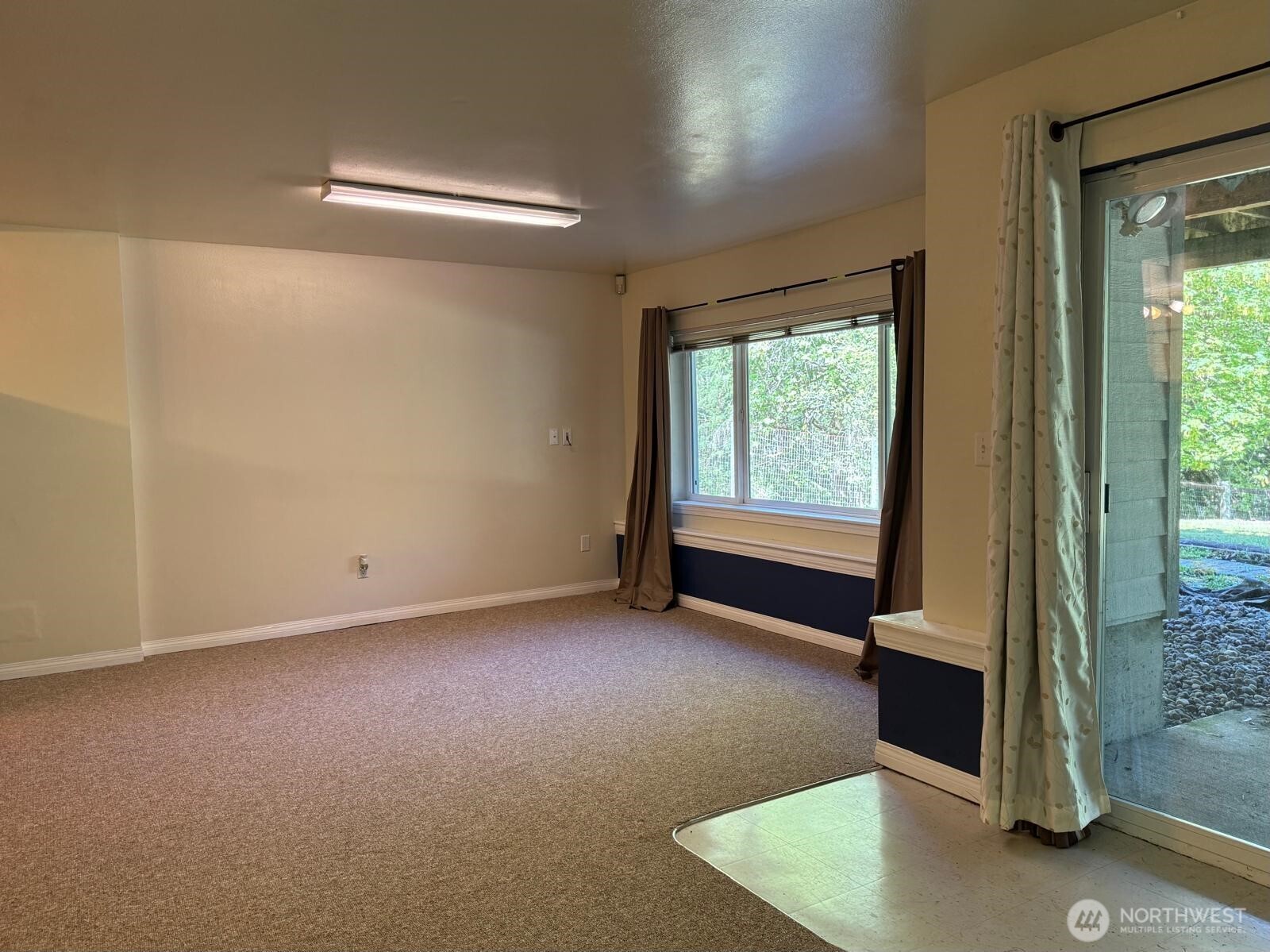 151 West Clark Road Shelton, WA 98584 - Photo 19 of 34 a view of livingroom with floor to ceiling window
