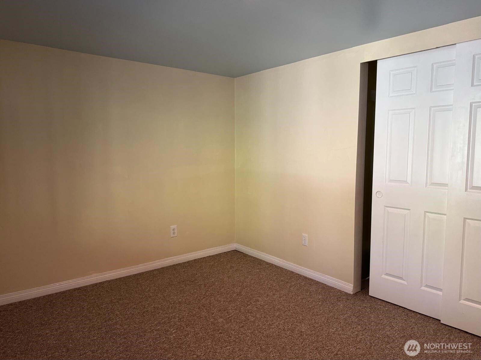 151 West Clark Road Shelton, WA 98584 - Photo 22 of 34 an empty room with closet