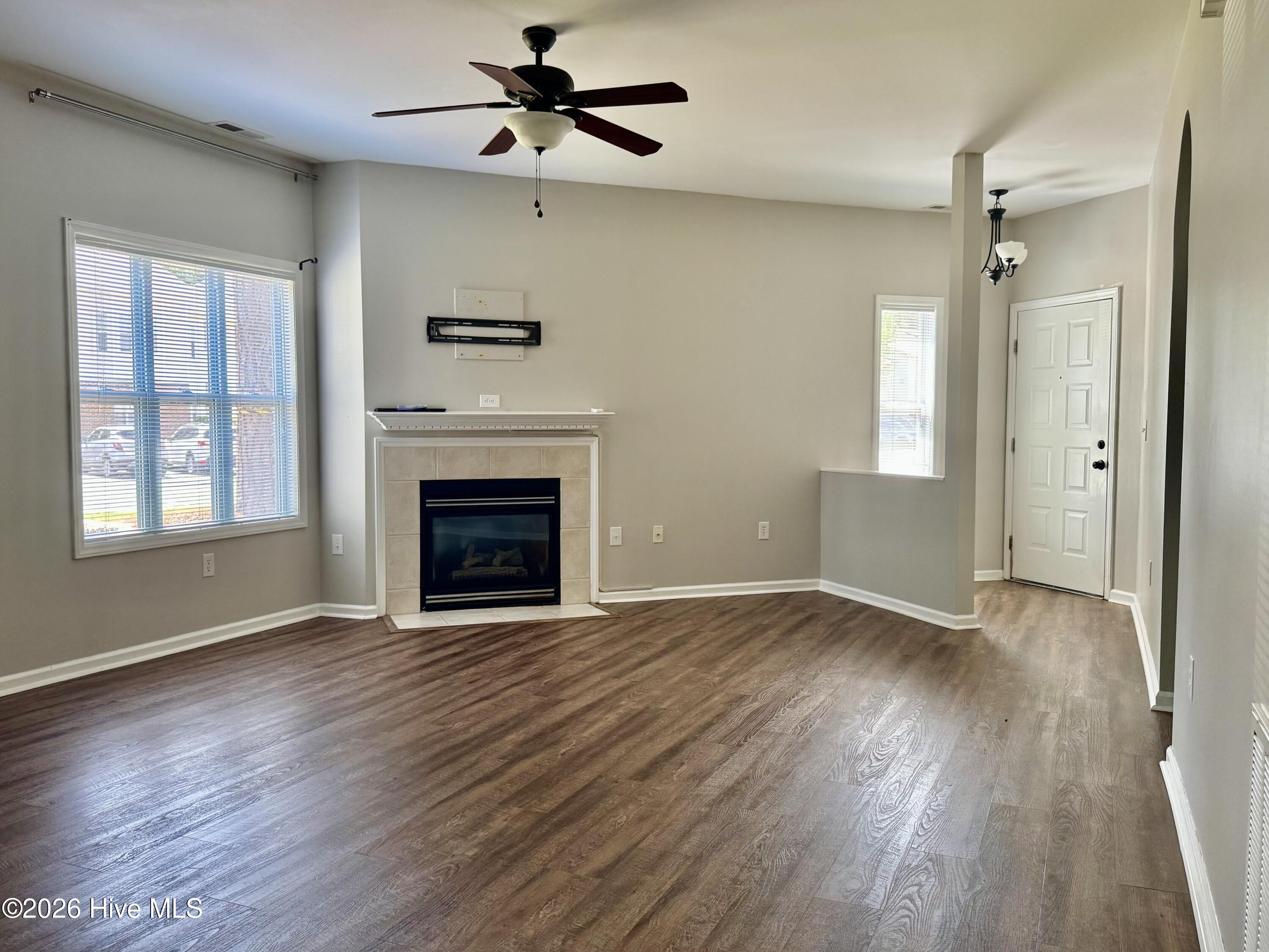 1137 Turtle Creek Road, Unit D Greenville, NC 27858 - Photo 5 of 30 IMG_2196