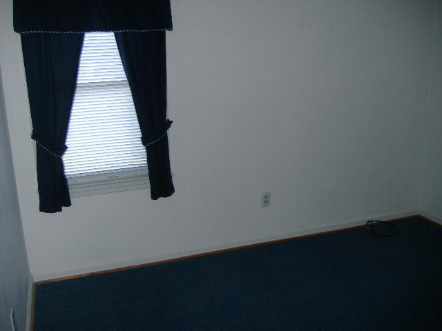 204 Knoll Road Roanoke, VA 24019 - Photo 13 of 25 DSCF1430