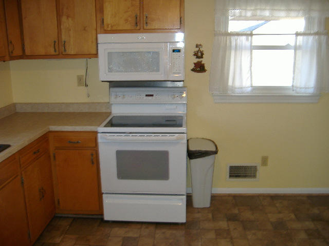 204 Knoll Road Roanoke, VA 24019 - Photo 17 of 25 DSCF1434