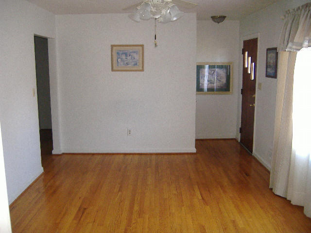204 Knoll Road Roanoke, VA 24019 - Photo 5 of 25 DSCF1422
