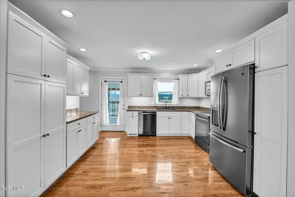 $379,000 | 826 Mosby Street Southwest, Abingdon, VA 24210