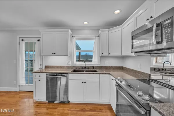 $379,000 | 826 Mosby Street Southwest, Abingdon, VA 24210