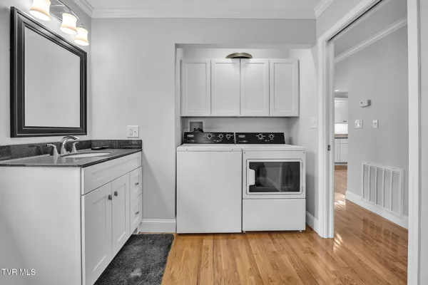 $379,000 | 826 Mosby Street Southwest, Abingdon, VA 24210