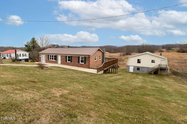 $379,000 | 826 Mosby Street Southwest, Abingdon, VA 24210