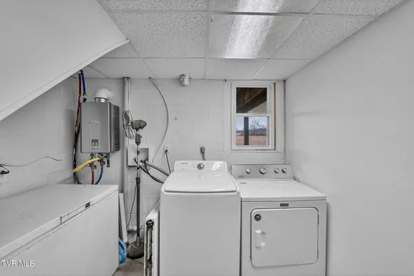 $379,000 | 826 Mosby Street Southwest, Abingdon, VA 24210