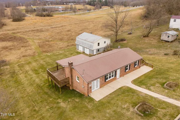 $379,000 | 826 Mosby Street Southwest, Abingdon, VA 24210