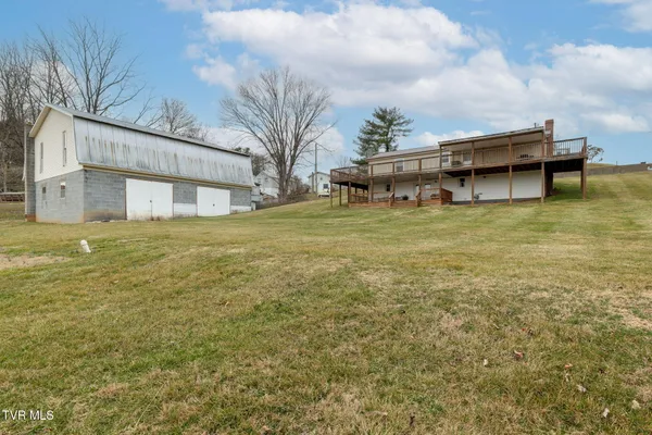 $379,000 | 826 Mosby Street Southwest, Abingdon, VA 24210