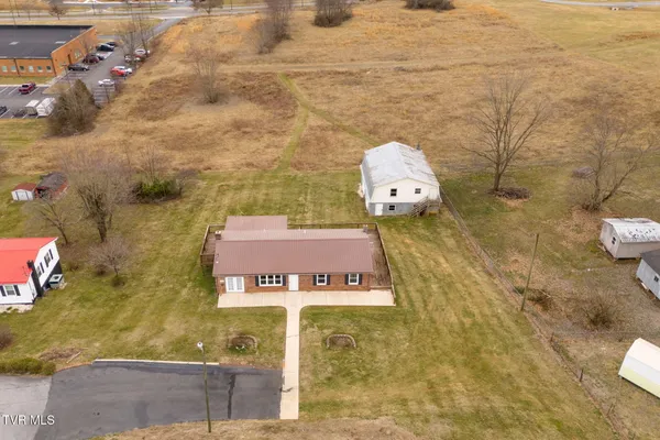 $379,000 | 826 Mosby Street Southwest, Abingdon, VA 24210