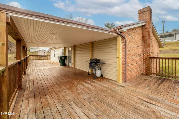 $379,000 | 826 Mosby Street Southwest, Abingdon, VA 24210