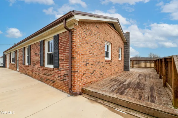 $379,000 | 826 Mosby Street Southwest, Abingdon, VA 24210