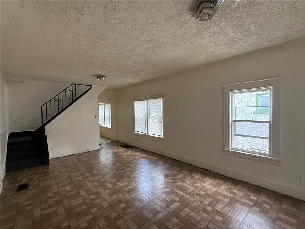 91-93 Rohr Street Rochester, NY 14605 - Photo 2 of 20 Gallery Image 2