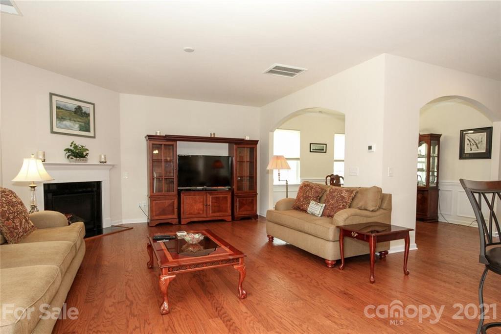 10329 Ebbets Road Charlotte, NC 28273 - Photo 7 of 36 Gallery Image 7