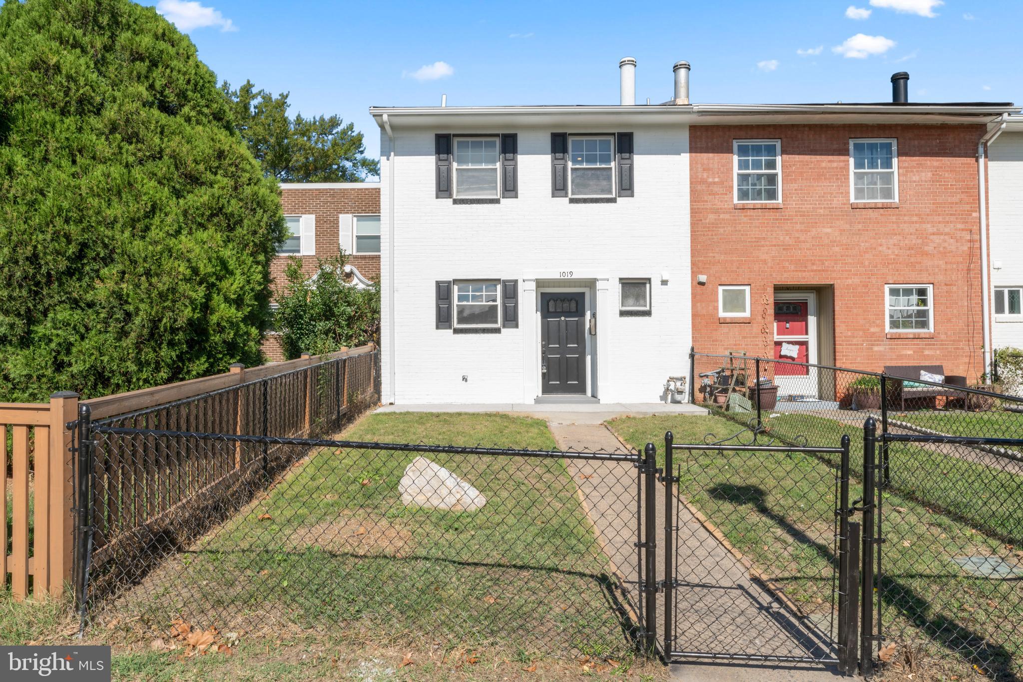 1019 First Street Alexandria, VA 22314 - Photo 2 of 37 Front View