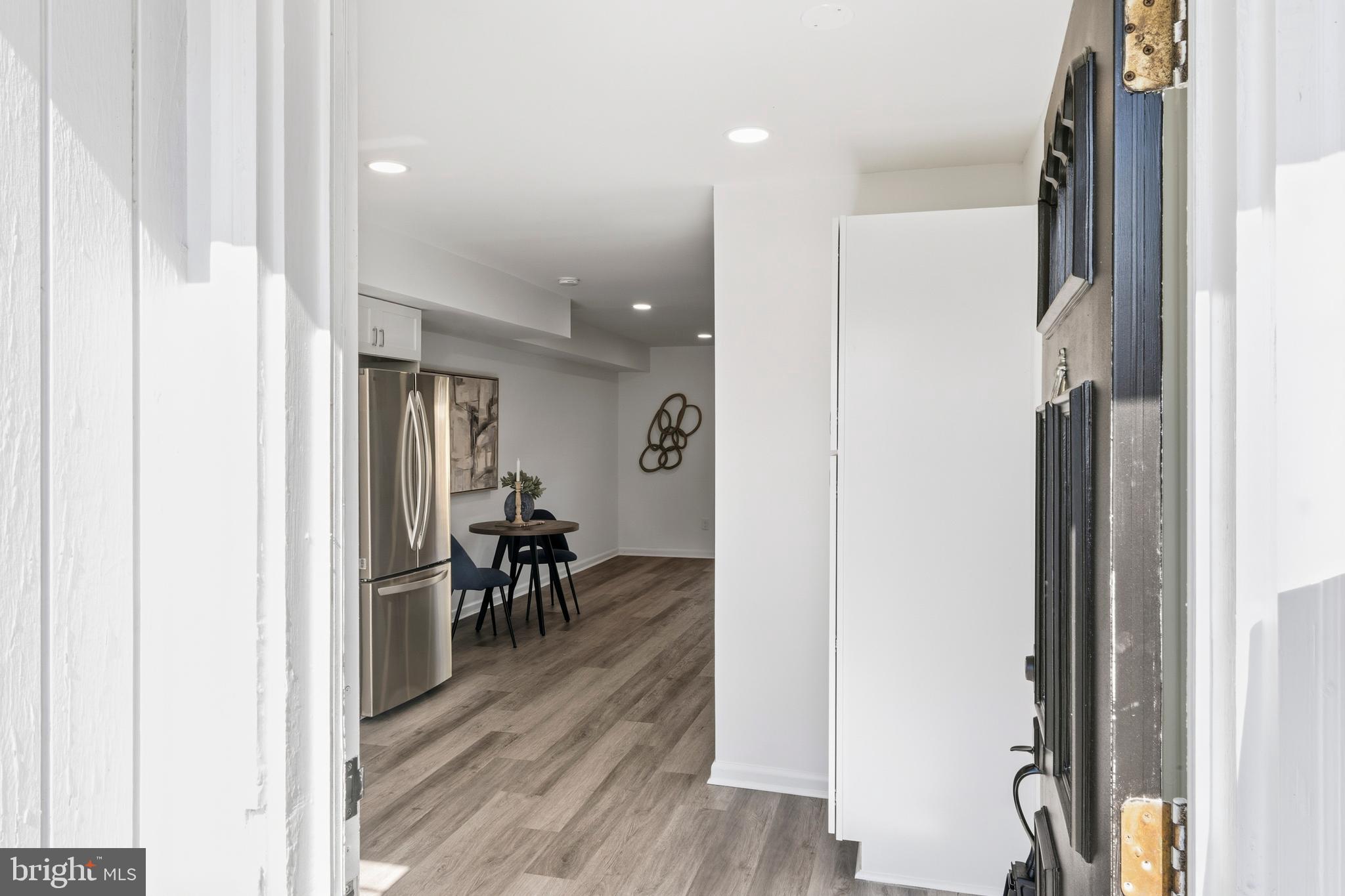 1019 First Street Alexandria, VA 22314 - Photo 7 of 37 Entrance