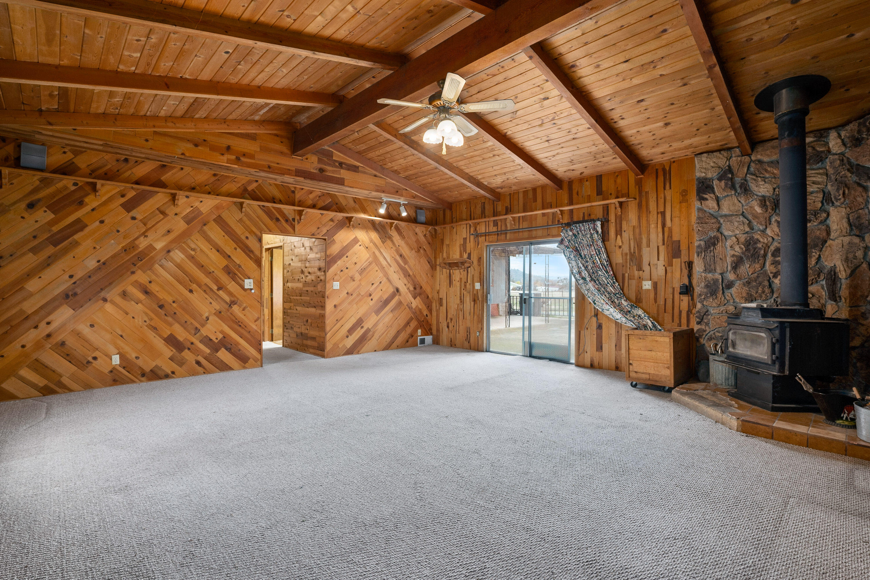 5209 Beagle Road White City, OR 97503 - Photo 29 of 48 5209BeagleRd-024