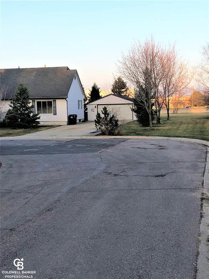 2510 Dearborn Avenue Rochester Hills, MI 48309 - Photo 4 of 48