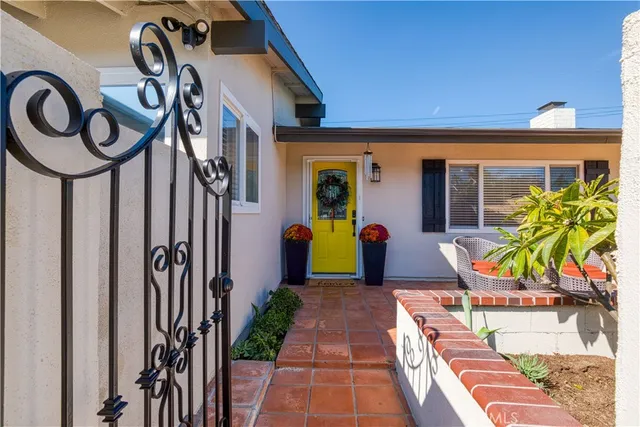 $1,519,000 | 3141 Barbados Place, Costa Mesa, CA 92626