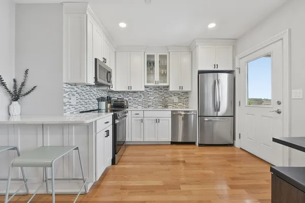 $560,000 | 214-216 East Eagle Street, Unit 5, Boston, MA 02128