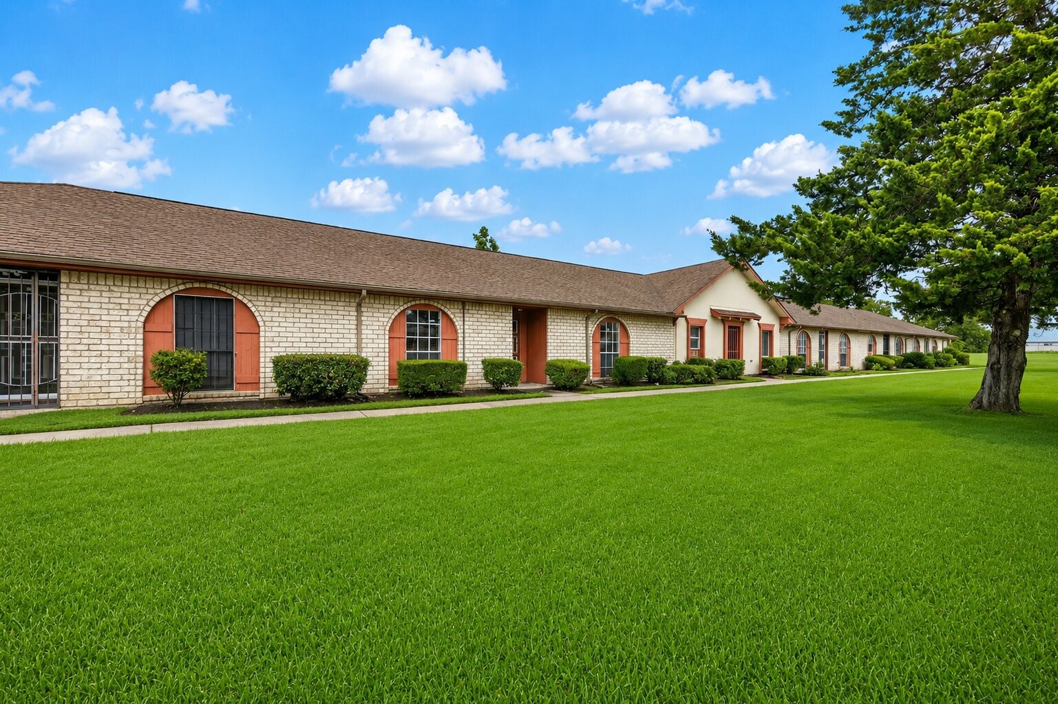 12223 Sharpview Drive Houston, TX 77072 - Photo 4 of 38