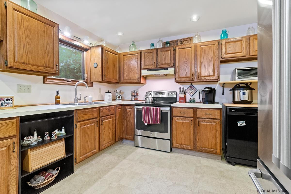 21 Phillips Road Stillwater, NY 12170 - Photo 13 of 49 Photo 14