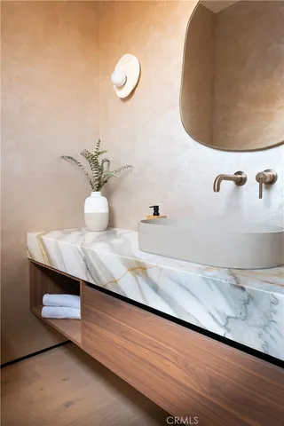 $1,849,000 | 2221 West Starview Lane, Los Angeles, CA 90026