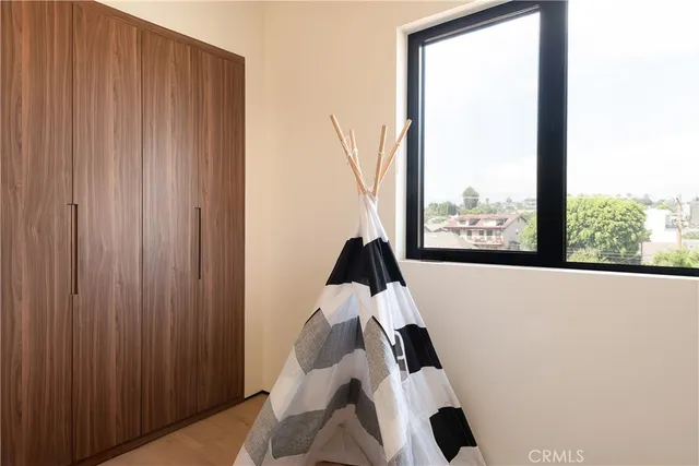 $1,849,000 | 2221 West Starview Lane, Los Angeles, CA 90026