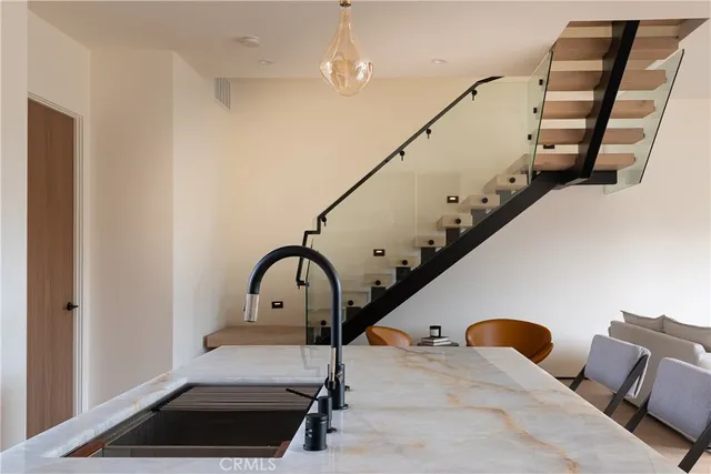 $1,849,000 | 2221 West Starview Lane, Los Angeles, CA 90026