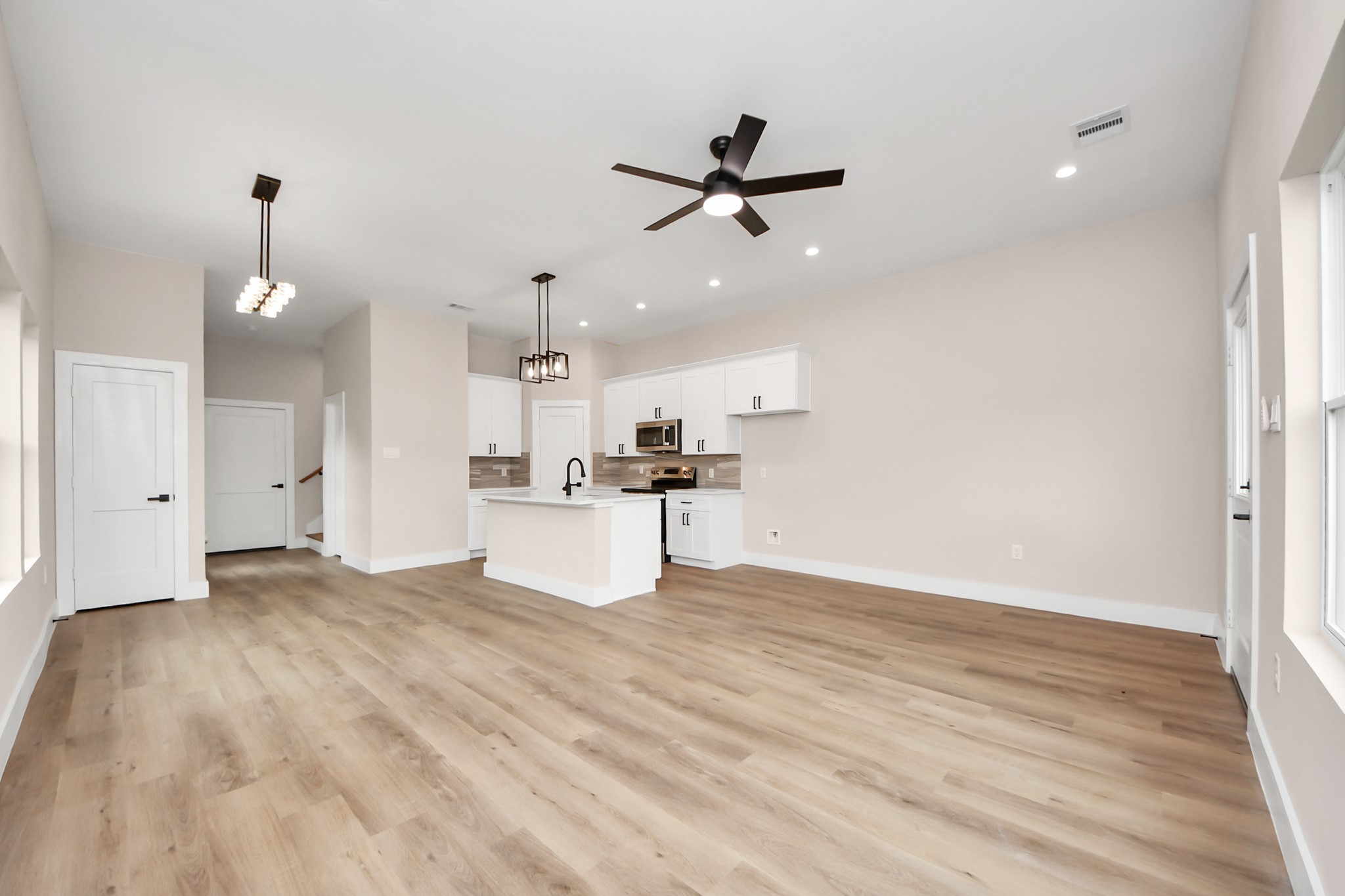7542 Charlie Street Houston, TX 77088 - Photo 6 of 19