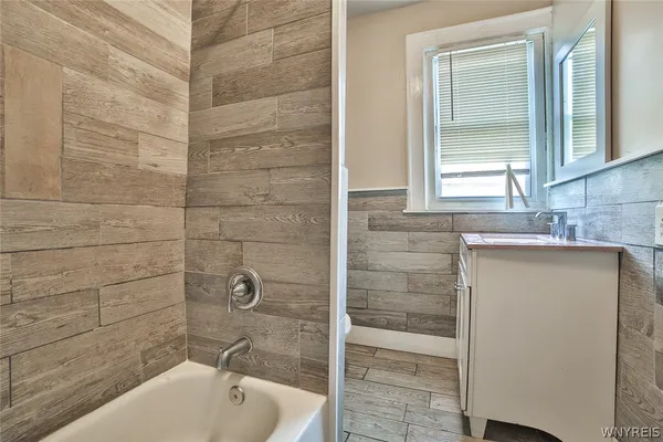 $259,000 | 641 Woodlawn Avenue, Buffalo, NY 14211
