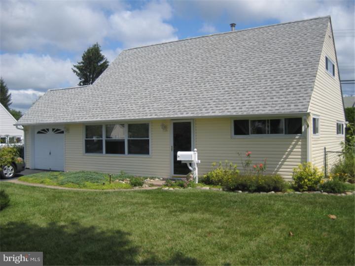 16 Quaint Road Levittown, PA 19057 - Photo 1 of 6 Gallery Image 1