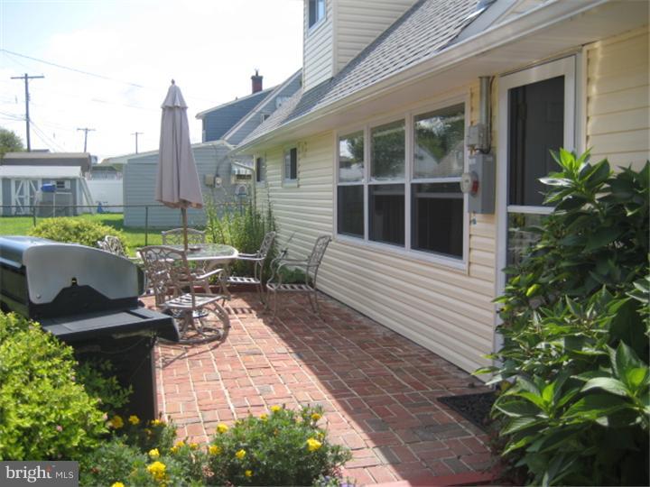 16 Quaint Road Levittown, PA 19057 - Photo 2 of 6 Gallery Image 2
