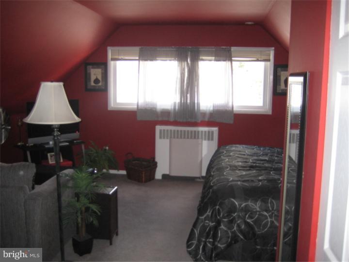 16 Quaint Road Levittown, PA 19057 - Photo 5 of 6 Gallery Image 5