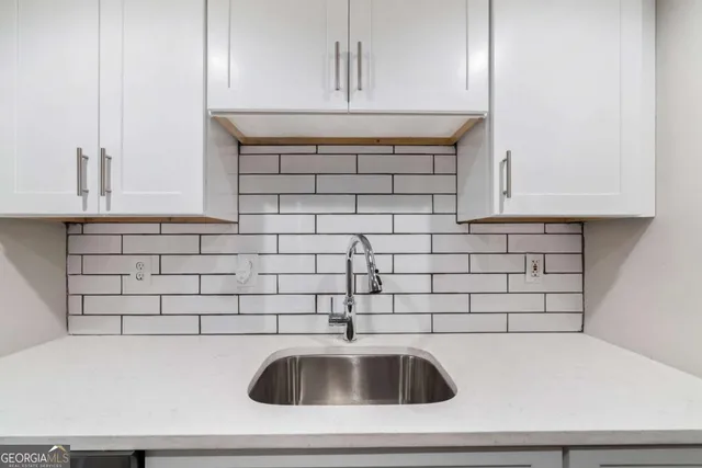 a close view of sink