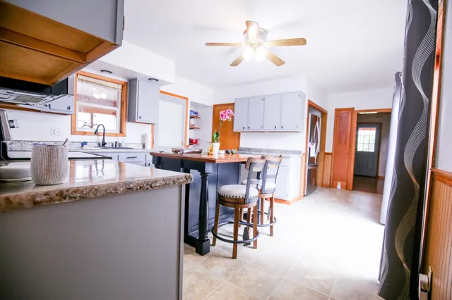 $595,000 | 382 Keigwin Road, Walnut, IL 61376